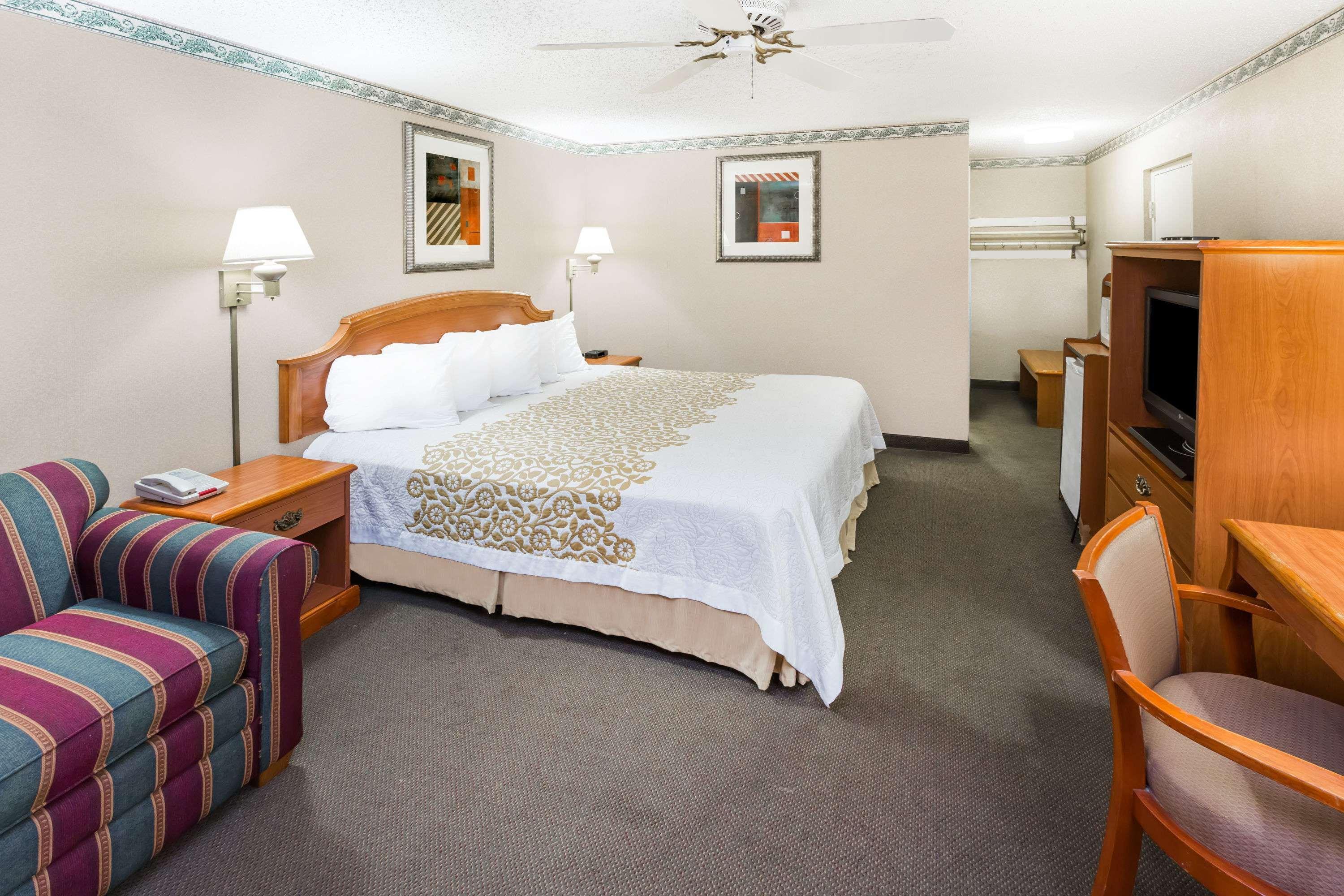Days Inn By Wyndham Batesville Luaran gambar
