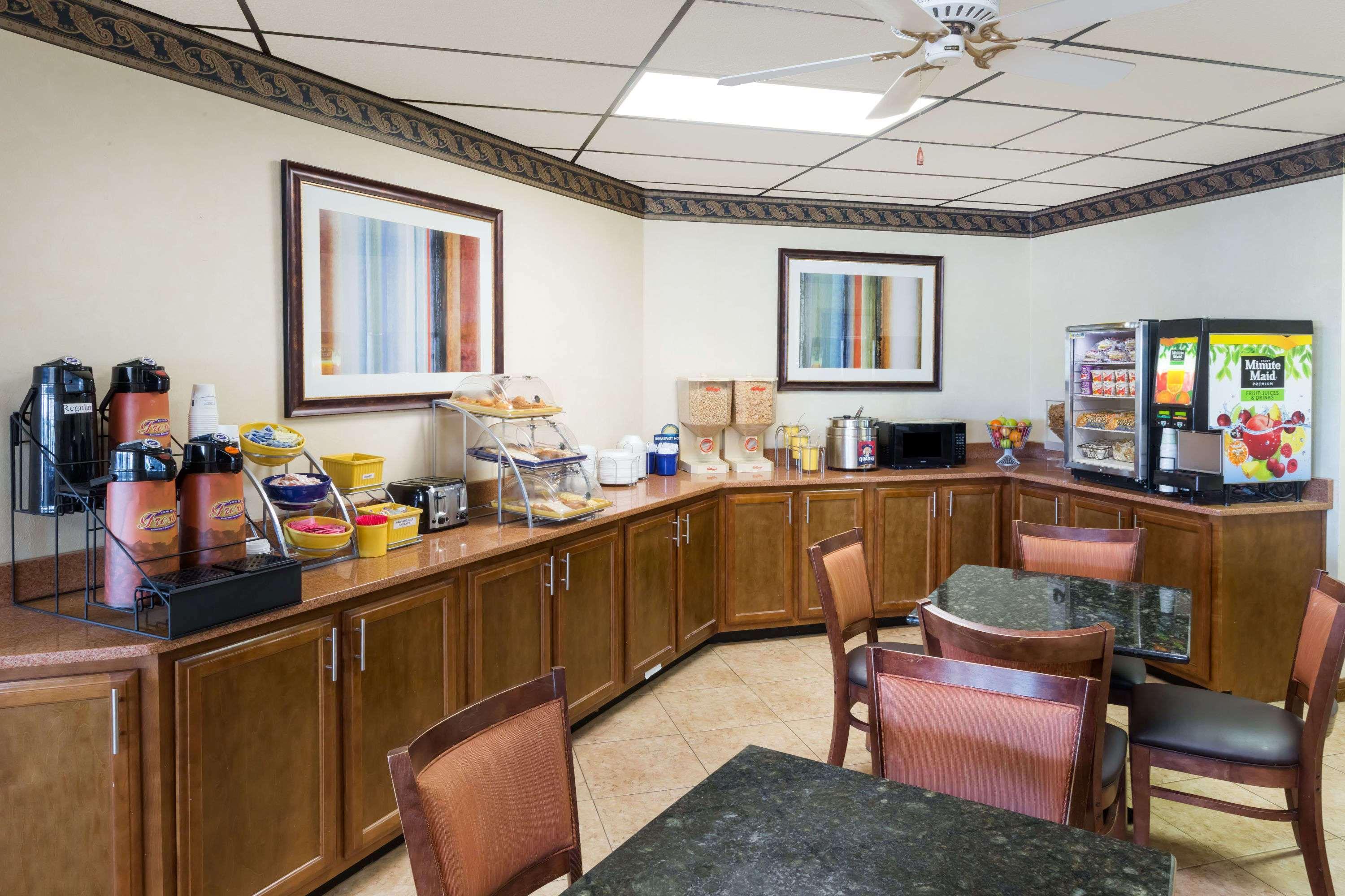 Days Inn By Wyndham Batesville Luaran gambar