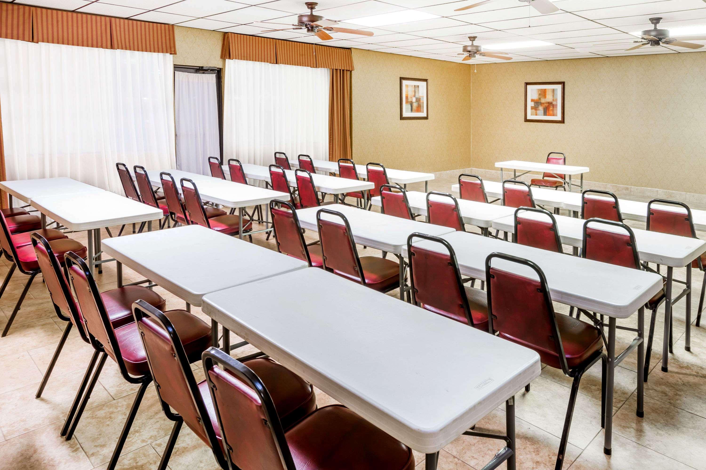 Days Inn By Wyndham Batesville Luaran gambar