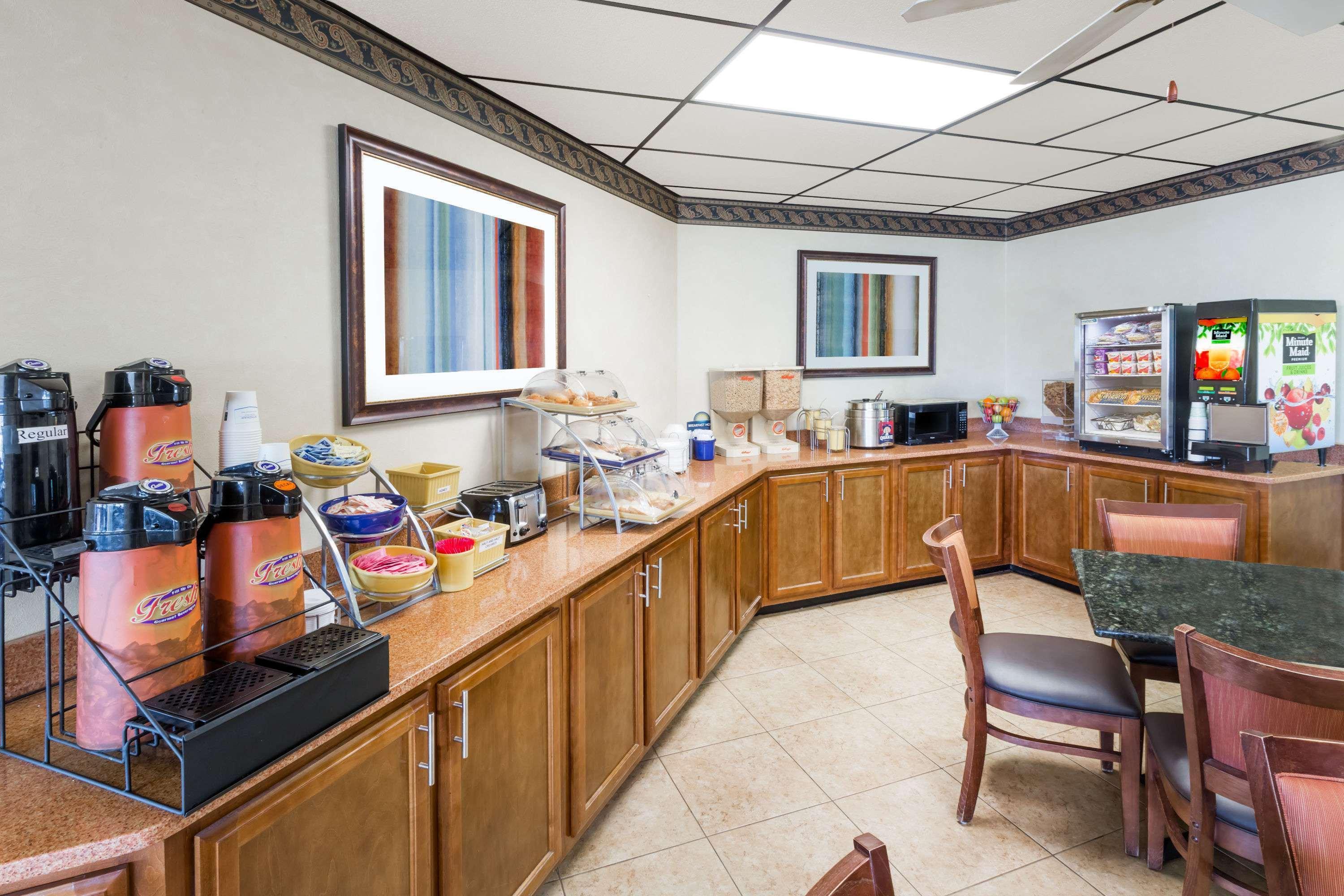 Days Inn By Wyndham Batesville Luaran gambar