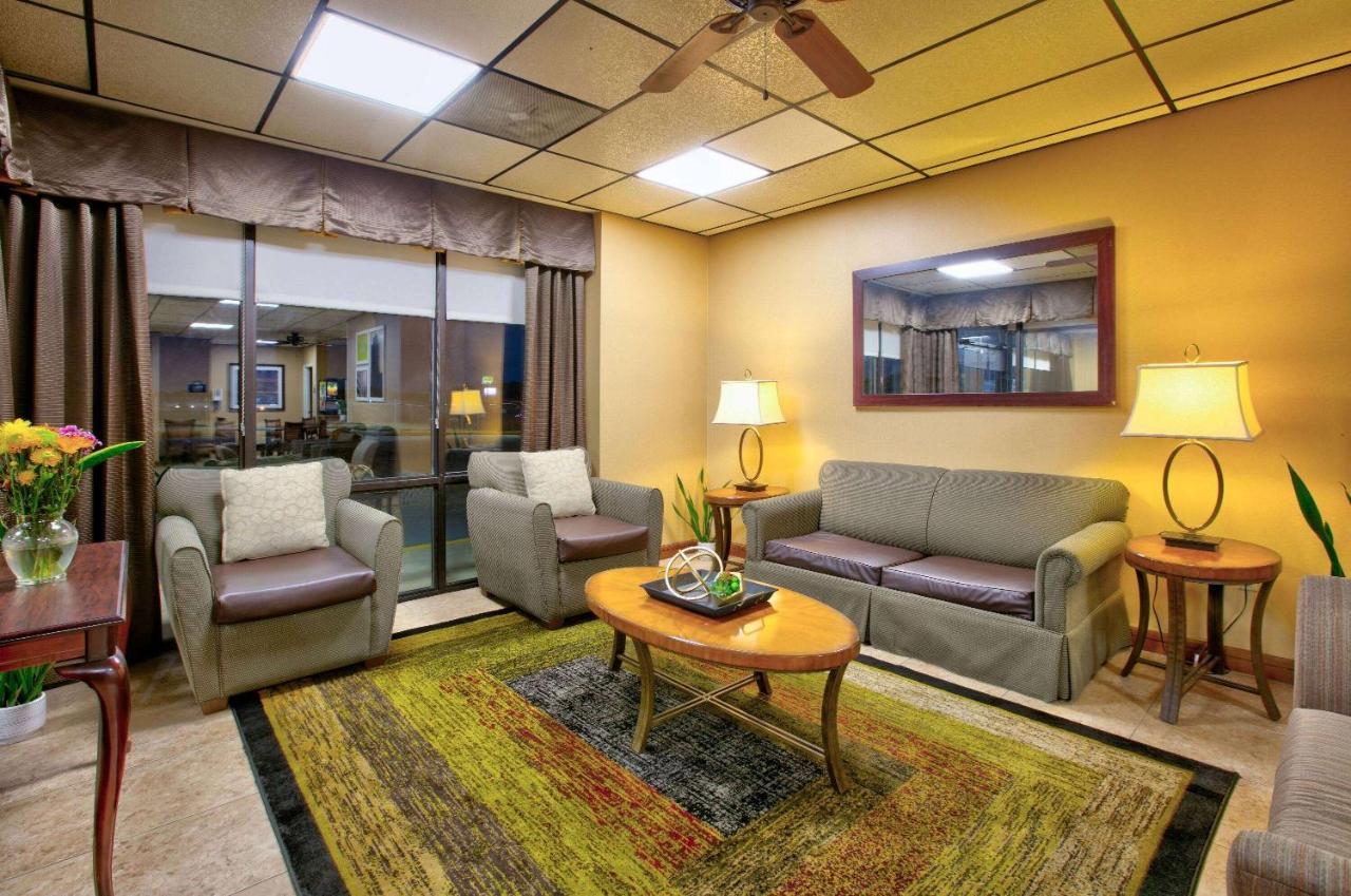 Days Inn By Wyndham Batesville Luaran gambar