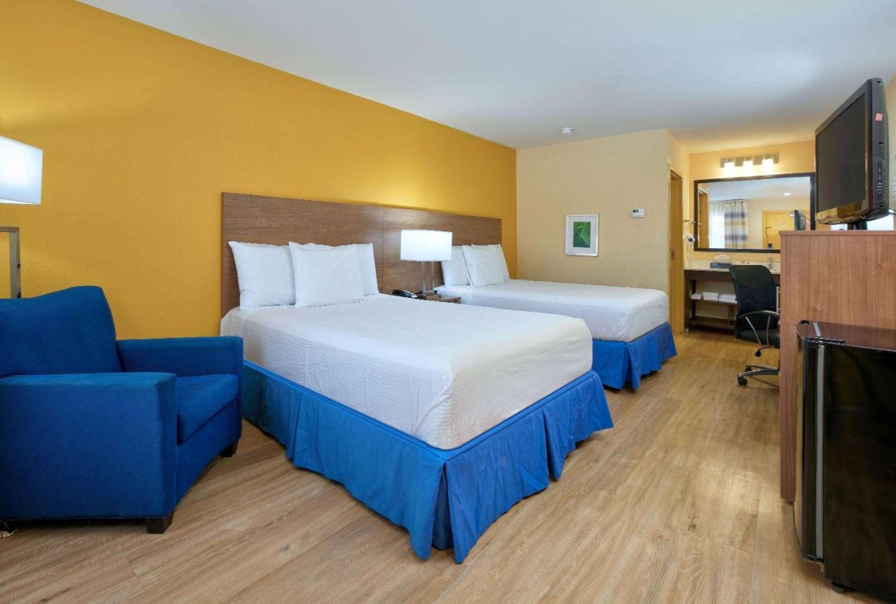 Days Inn By Wyndham Batesville Luaran gambar