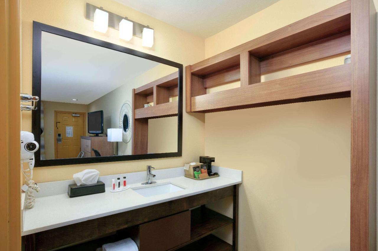 Days Inn By Wyndham Batesville Luaran gambar