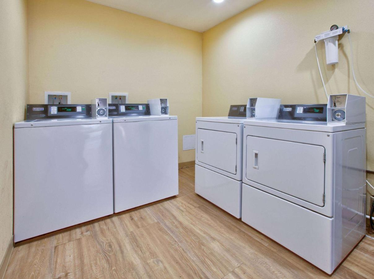 Days Inn By Wyndham Batesville Luaran gambar