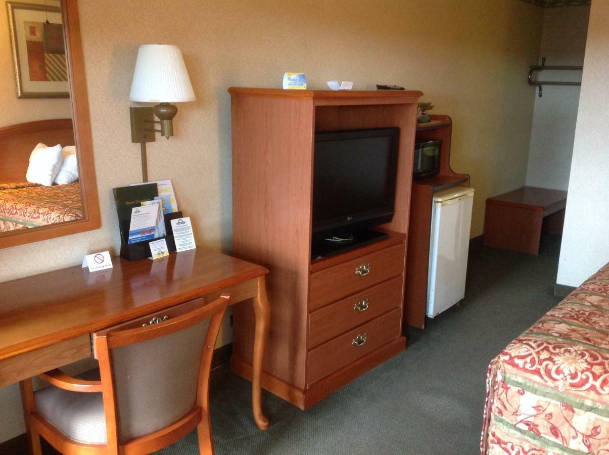Days Inn By Wyndham Batesville Luaran gambar